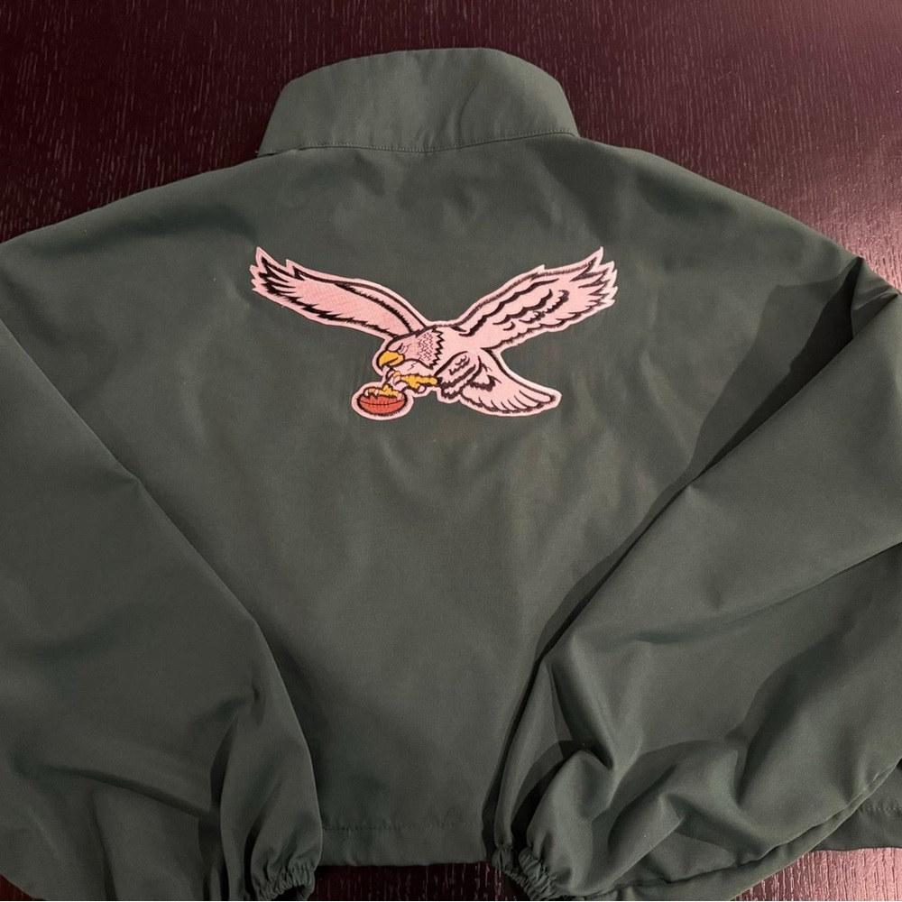 *Green and White Eagles cropped windbreaker 🦅💚 - Picture 2 of 4